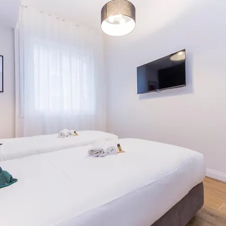 Joivy Chic In Piazza Dante,