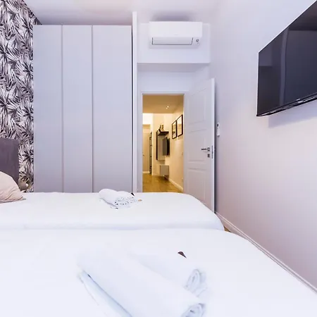 Joivy Chic In Piazza Dante, * جنوة