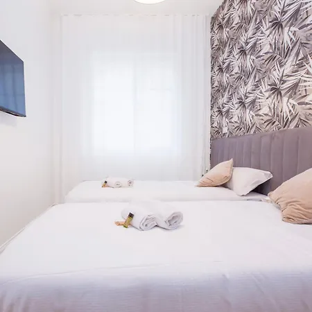 Joivy Chic In Piazza Dante,