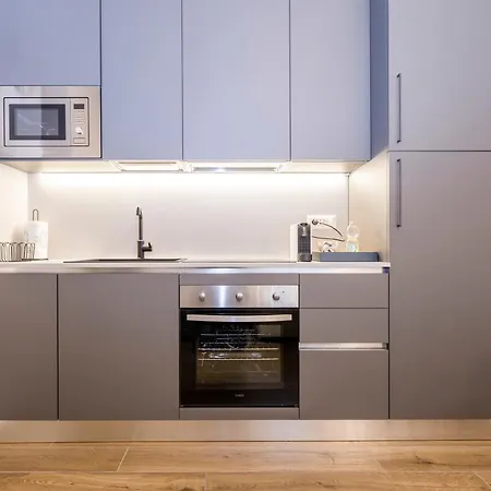 Joivy Chic In Piazza Dante, *