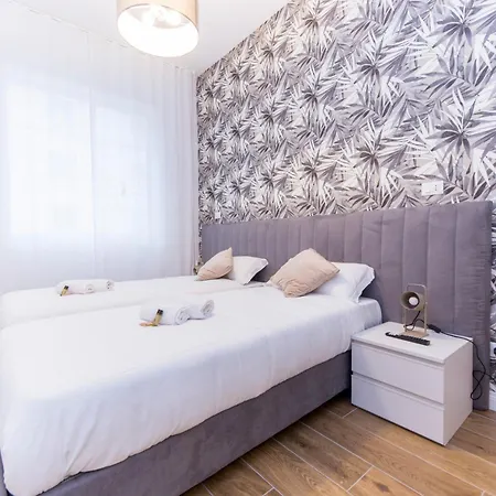 Joivy Chic In Piazza Dante, جنوة