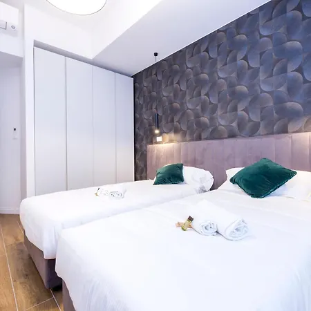 Joivy Chic In Piazza Dante,